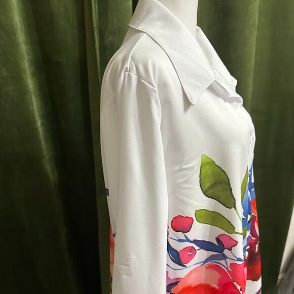 Women’s White Blouse with Colorful Watercolor Floral Design Size L/XL - Picture 5 of 6